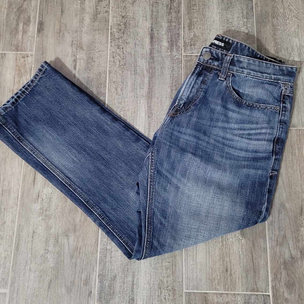 Men’s Express straight classic jeans .